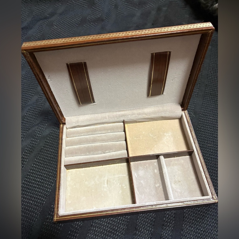 SWANK Brown Wooden Men’s Jewelry Box with Gold Detailing